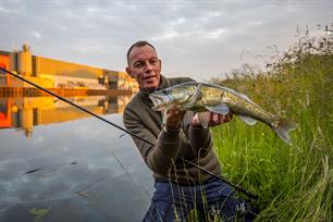 ‘Freestyle’ roofvissen aan de Linge in VISblad TV 