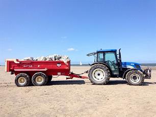 12.000 kilo afval tussenstand Boskalis Beach Cleanup Tour