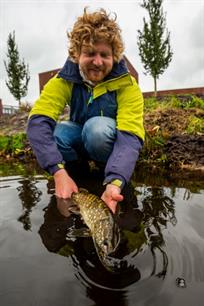 28 mei einde gesloten tijden - vissen maar! (video)