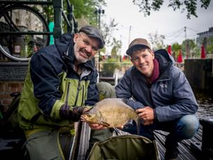 Actief op 'Mokumse' witvis in aflevering één VIS TV 2022 (video)