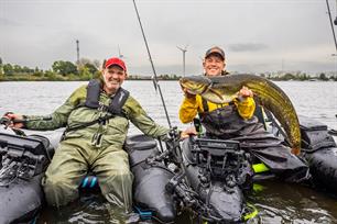 Bellyboaten op meerval en snoekbaars in de Dieze in VIS TV (video)