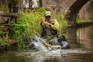 Bellyboatend op Utrechtse roofvis in VIS TV (video)