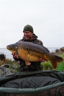 Biesbosch-karper gevangen in IJsselmeer