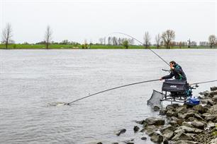 Evezet-Cresta halverwege Top Teamcompetitie Feedervissen aan de leiding