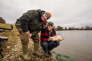 Feedervissen in de Nederrijn in VIS TV (video)