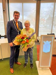 Geertje Veenstra Koninklijk onderscheiden