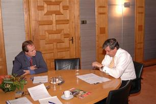 Interview minister Veerman ; LNV laveert tussen beroep, sport en natuur