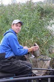 Jeffrey Bakkernes met vis 1 (Small)