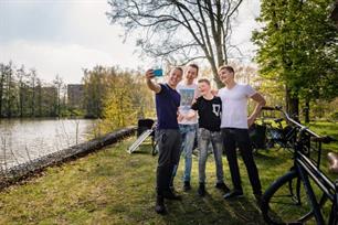 Karpervissen: DWFishingteam: vissende YouTubers