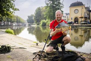 Karpervissen: kaas, stroopwafels en karpers