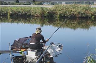 Maver Zamataro na vier wedstrijden aan kop