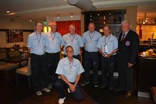 Meerlanden Boot podium kleurt oranje!