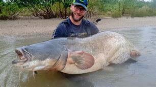 Nieuw meervalrecord: 237 cm! (video)