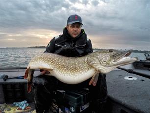 Nieuw Nederlands record snoek: 138 cm!