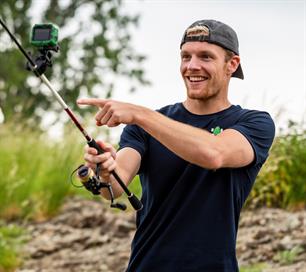 Nieuwe 'visvlog' YouTuber Enzo Knol (video)