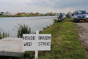 Nieuwe wedstrijdsteigers langs de Leidsche Vaart