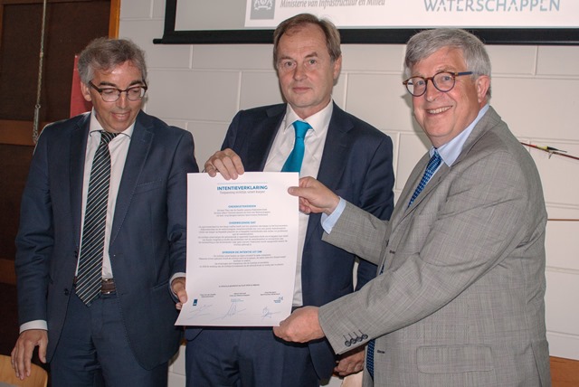 vlnr: Albert Vermuë, Joop Bongers, Theo van de Gazelle