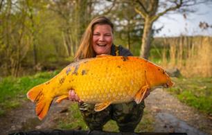 Oranje naar WK Dames Karpervissen