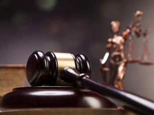 Oude visrechten scherper tegen het licht