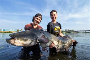 Roofvissen: meervalexpeditie op de Maas