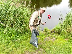 Sportvissers helpen mee bij Natuurlijk Opgeruimd 