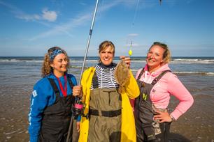 Statisch én actief strandvissen in 2e aflevering De Visvrouwen (video)