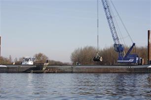 Stelling : Het storten van bagger in diepe zandwinputten is nadelig voor de visstand