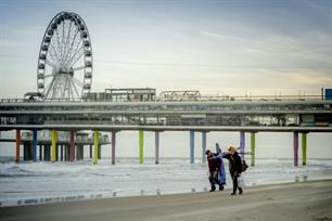Strandvissen bij de Scheveningse pier in VIS TV (video)