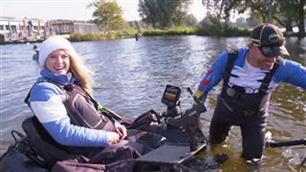 Terugklijken: 'Lauren!' stapt in de bellyboat (video)