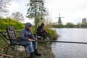 Trainen met jeugdtalent en karperen met TikTok Tammo in VIS TV XL (video)