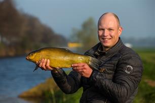 VISblad TV: ‘methodisch’ op zeelt (video)