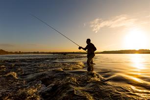 Visblad TV: barbelen op de Grensmaas (video)