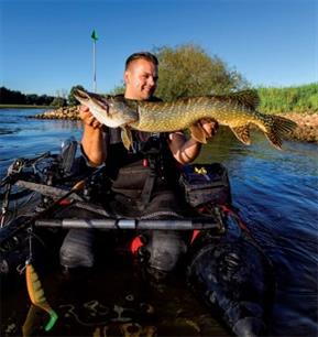 Visblad TV: big mama's van de rivier (video)