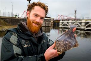 Visblad TV - Bottenbal met de picker