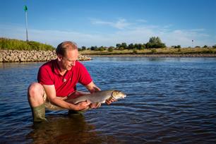VISblad TV - feedervissen op barbeel