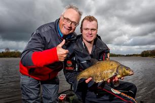 Visblad TV - 'karperen' op brasem