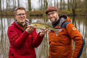 VISblad TV: kunstaasvissen aan de Dieze (video)