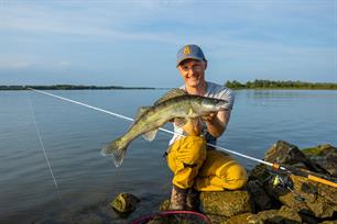 VISblad TV: snoekbaarzen met hardbaits (video)