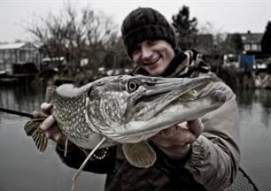 Visblad TV: Vliegvissen op snoek