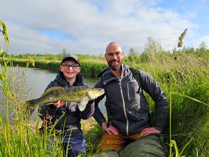 Vissen op roofvis in de Biesbosch in VIS TV XL (video)