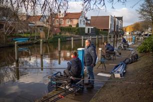 Witvissen: familie-uitje