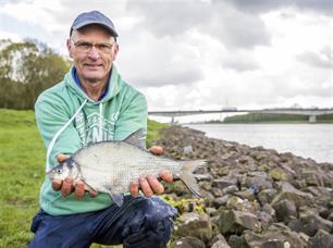 Witvissen: feedervissen aan het A.R.K.