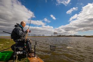 Witvissen: matchvissen met de vaste dobber