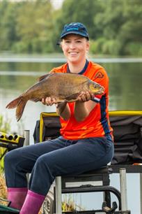 WK Damesvissen halverwege: dubbel goud binnen bereik voor Oranje
