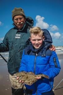 Zeevissen: strandvissers en paashazen
